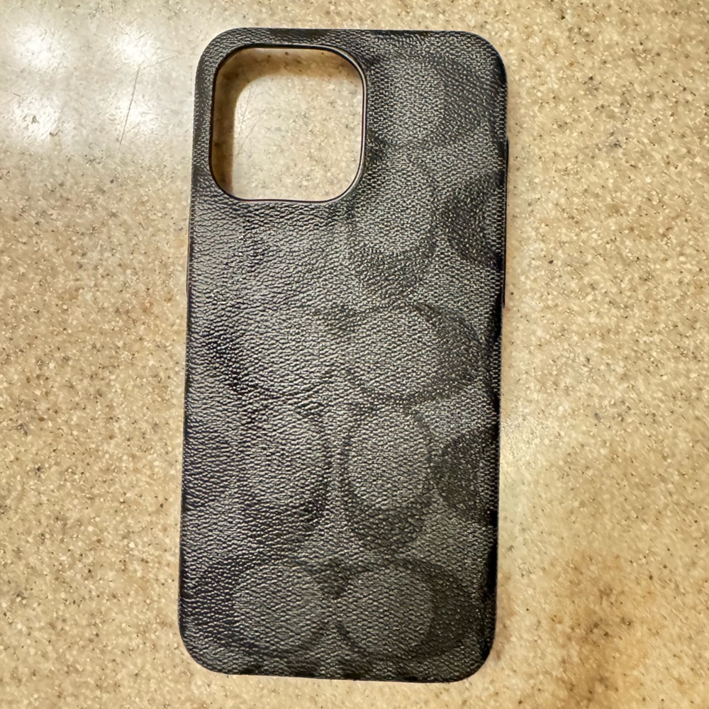 COACH Iphone 15 pro max Case In Signature Canvas In Charcoal
